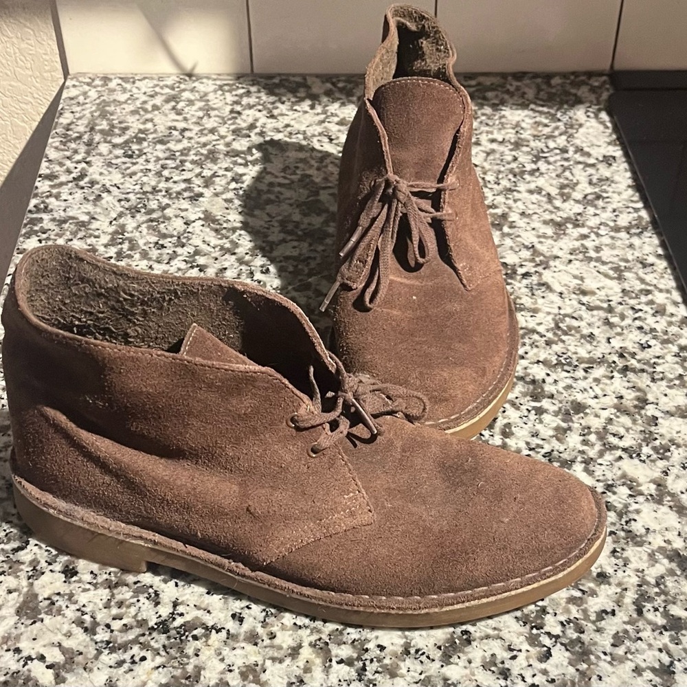 Clarks Desert EVO Lace Up Suede Chukka Boots